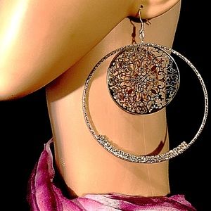 ⭐️LAST PAIR!⭐️Hoops With Rhinestone Accents⚪️